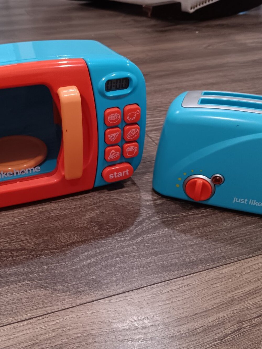 Just Like Home microwave and toaster play set